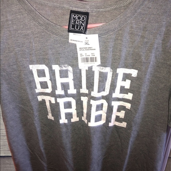 Modern Lux Knotted "Bride Tribe" Tee- NWT - Picture 4 of 5